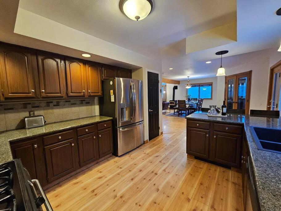 Private And Updated Breck Home With Hot Tub Брекенридж Экстерьер фото