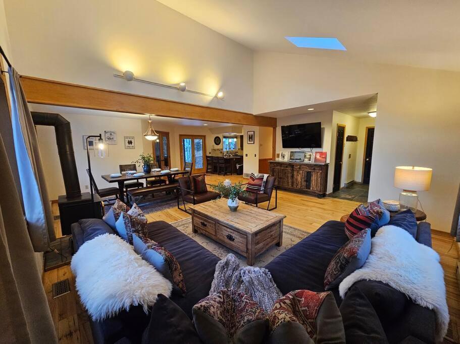 Private And Updated Breck Home With Hot Tub Брекенридж Экстерьер фото
